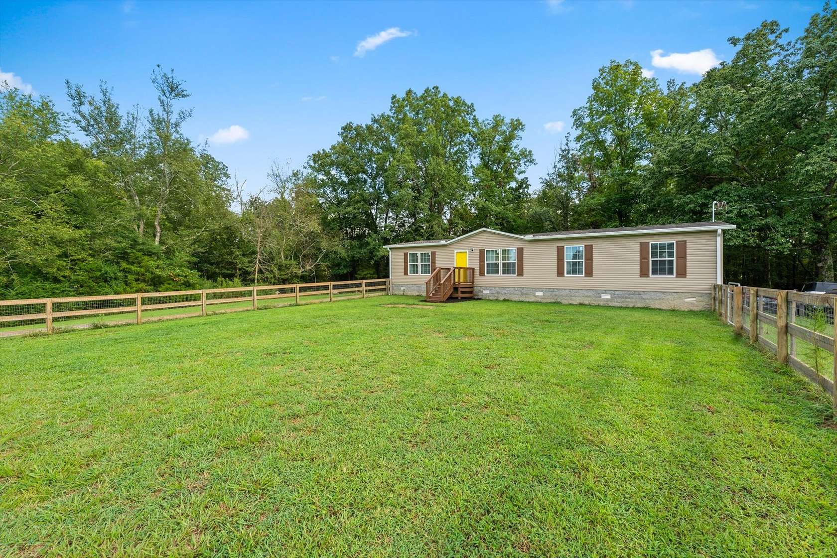 3.1 Acres of Residential Land with Home for Sale in Lyles, Tennessee