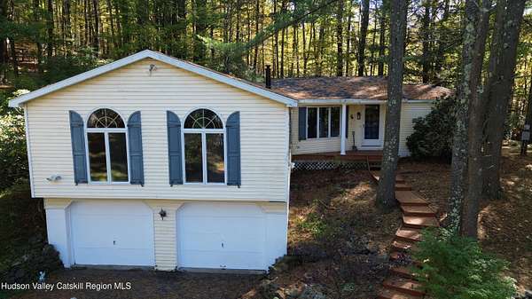 2.79 Acres of Residential Land with Home for Sale in Earlton, New York