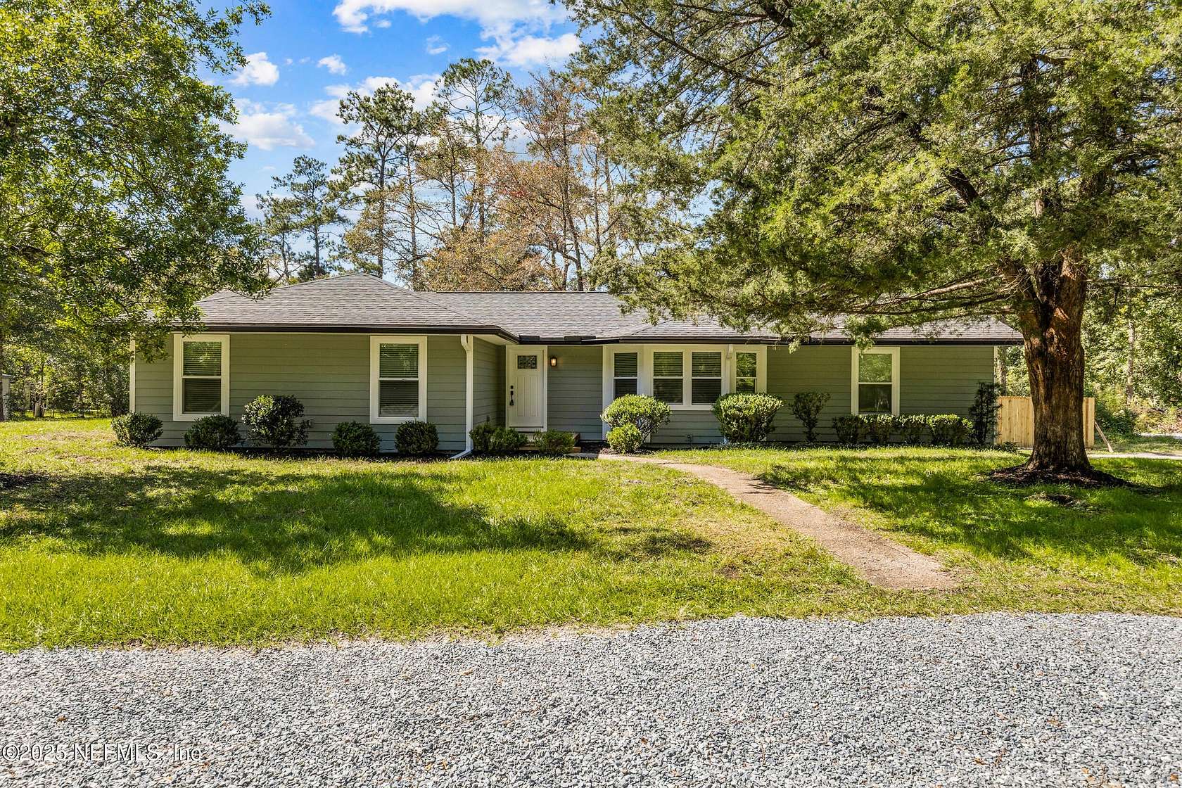 3 Acres of Residential Land with Home for Sale in Middleburg, Florida