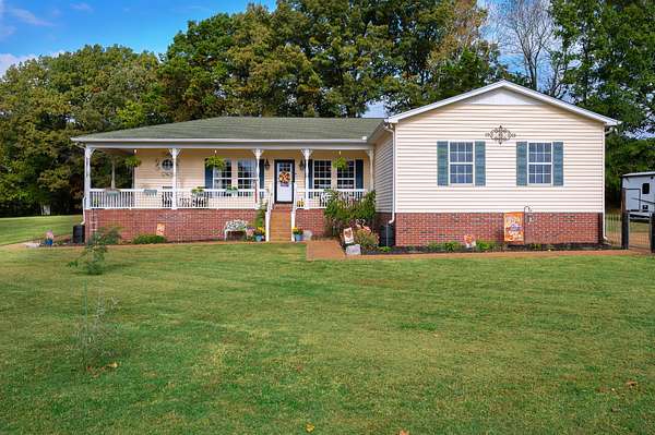 2.3 Acres of Residential Land with Home for Sale in Summertown, Tennessee