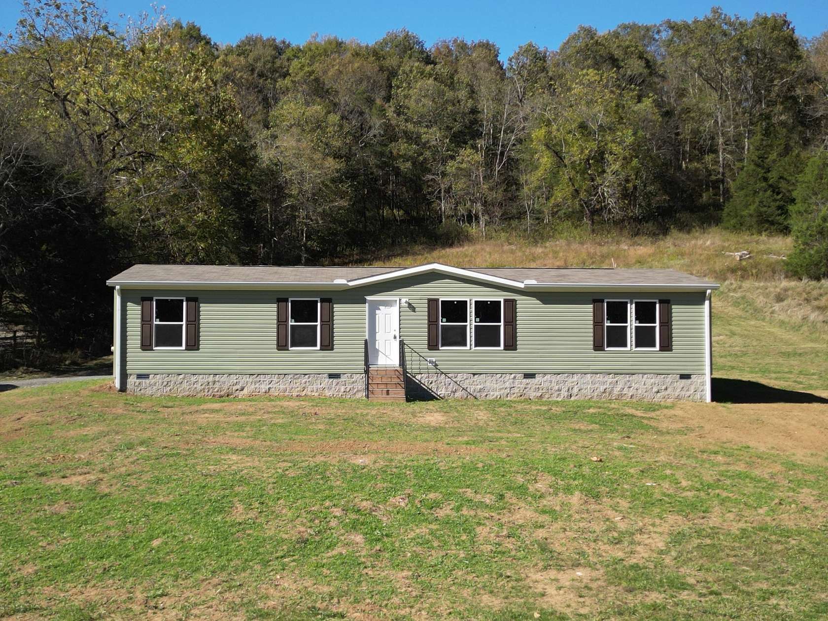 1.52 Acres of Residential Land with Home for Sale in Carthage, Tennessee