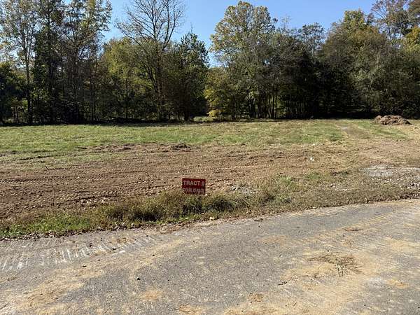 43.6 Acres of Land for Sale in Indian Mound, Tennessee