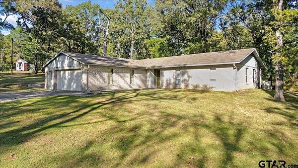 3 Acres of Residential Land with Home for Sale in Canton, Texas