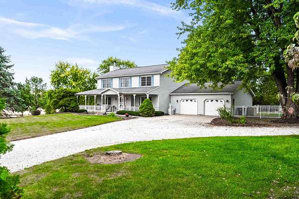 2 Acres of Residential Land with Home for Sale in Heyworth, Illinois