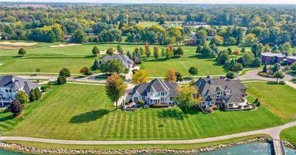 0.45 Acres of Residential Land for Sale in Freeland, Michigan