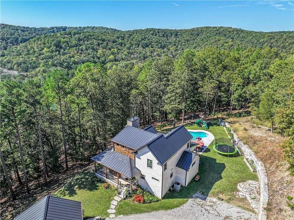 2.6 Acres of Residential Land with Home for Sale in Eureka Springs, Arkansas