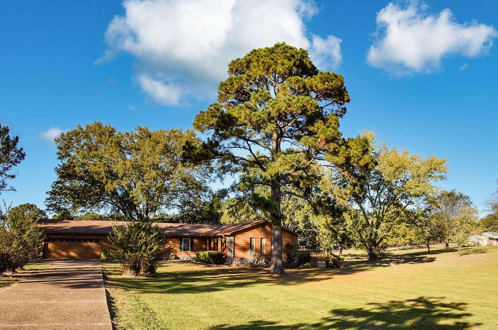 4.1 Acres of Residential Land with Home for Sale in Pearcy, Arkansas