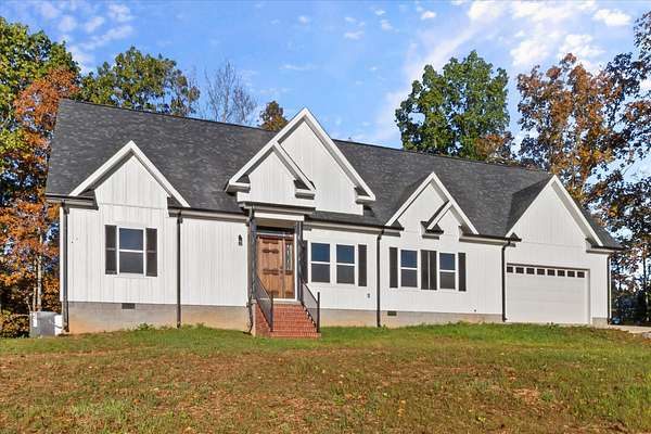 85.9 Acres of Recreational Land with Home for Sale in Lawrenceburg, Tennessee