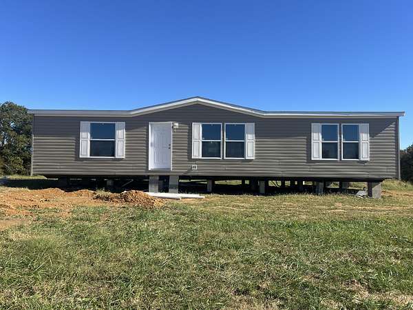 2.37 Acres of Residential Land with Home for Sale in Red Boiling Springs, Tennessee