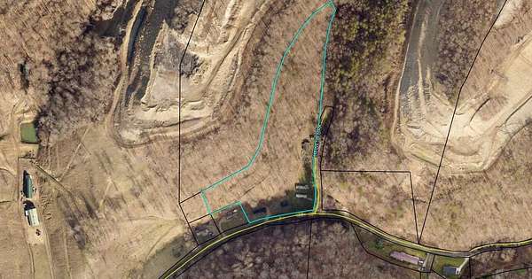 5 Acres of Improved Residential Land for Sale in Paintsville, Kentucky