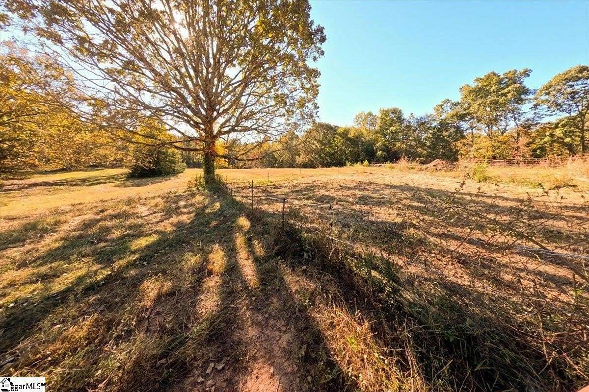 10 Acres of Residential Land for Sale in Laurens, South Carolina