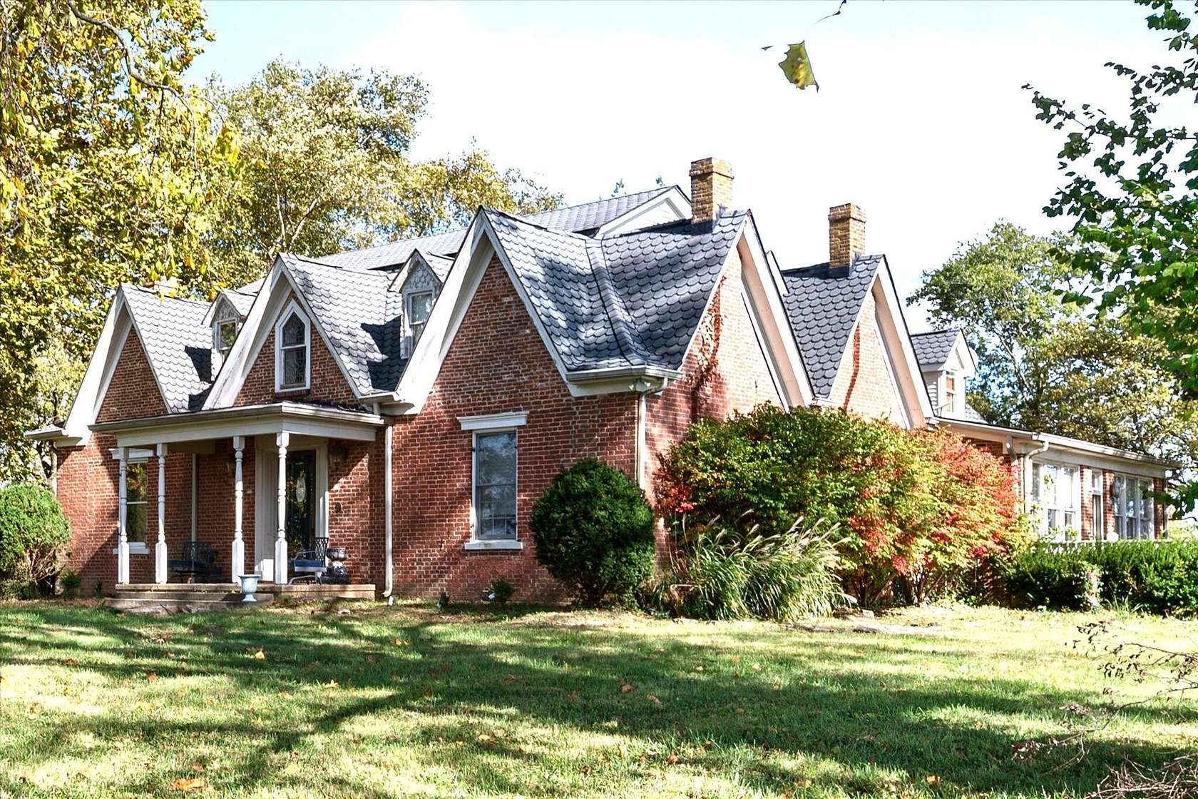 15 Acres of Land with Home for Sale in Shelbyville, Kentucky