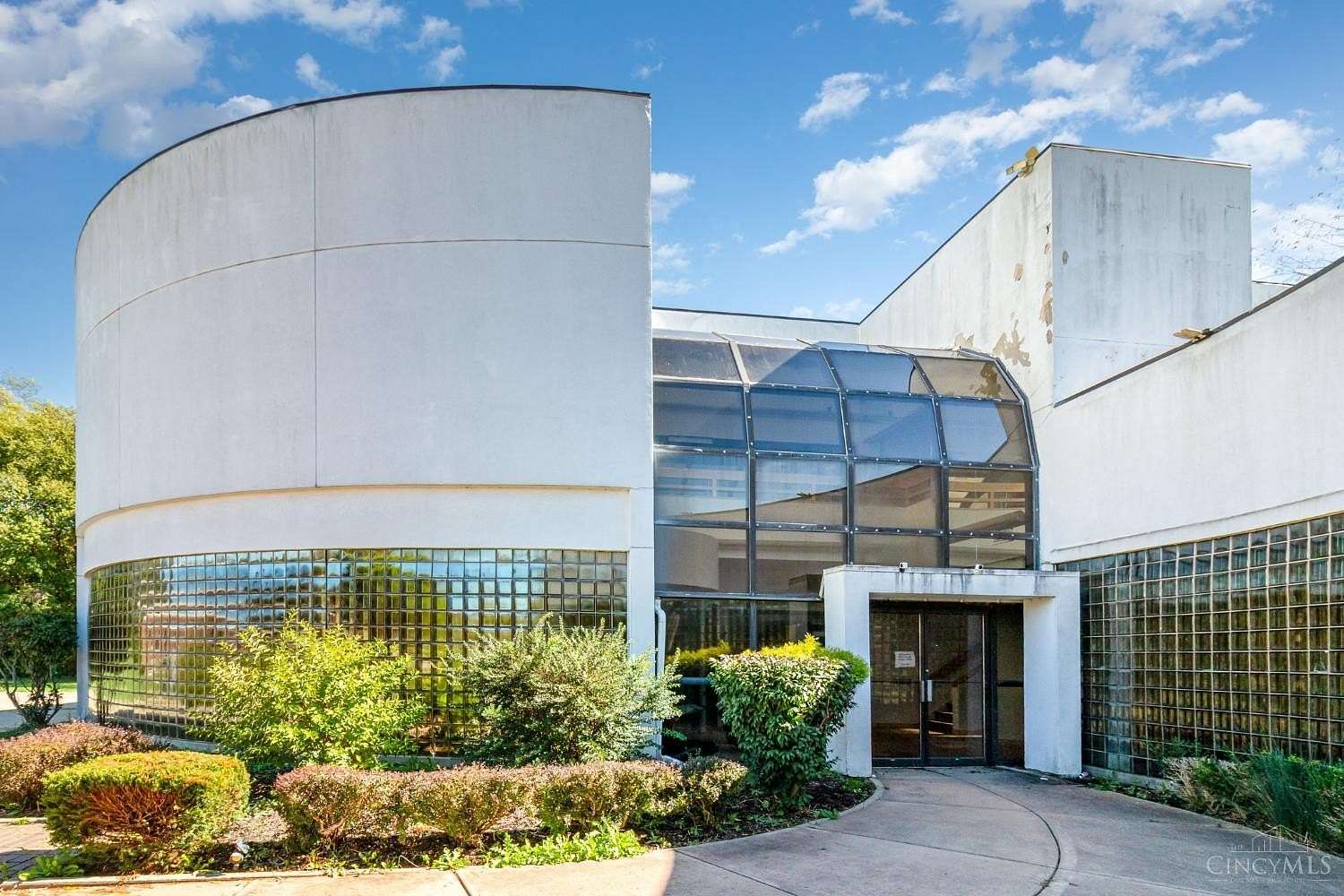 1.54 Acres of Mixed-Use Land for Sale in Woodlawn, Ohio