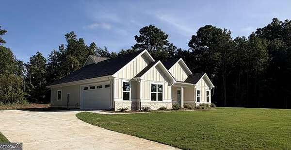2.42 Acres of Land with Home for Sale in Milledgeville, Georgia