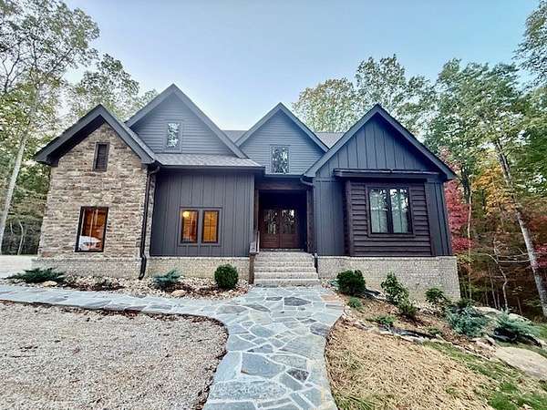 4.28 Acres of Residential Land with Home for Sale in Monteagle, Tennessee