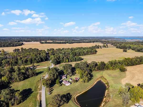 2.16 Acres of Residential Land with Home for Sale in Springville, Tennessee