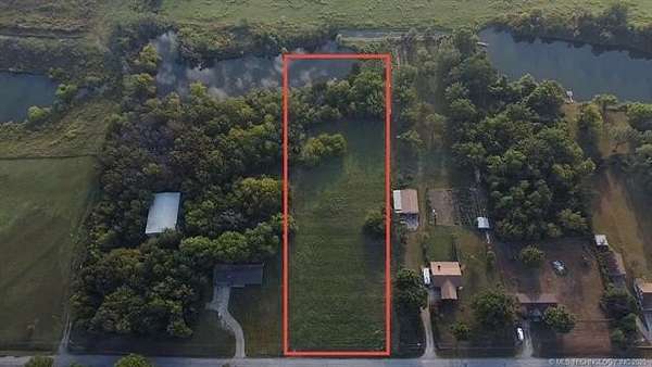 2.5 Acres of Residential Land for Sale in Morris, Oklahoma