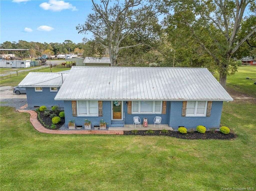 3.38 Acres of Residential Land with Home for Sale in Jennings, Louisiana