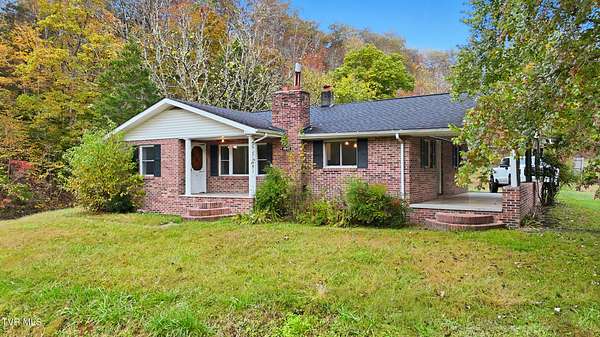 22 Acres of Agricultural Land with Home for Sale in Dungannon, Virginia