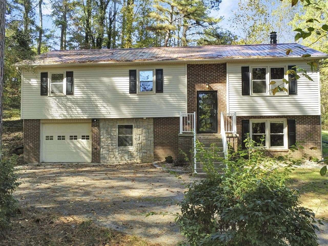 2.25 Acres of Residential Land with Home for Sale in Glasgow, Kentucky