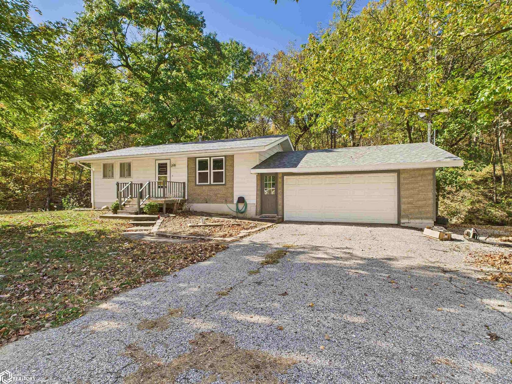 4.47 Acres of Residential Land with Home for Sale in Niota, Illinois