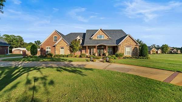 2.46 Acres of Residential Land with Home for Sale in Texarkana, Texas