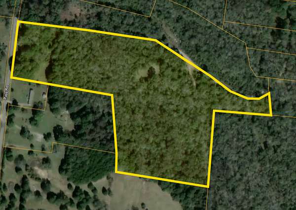 12 Acres of Agricultural Land for Auction in Shelbyville, Tennessee