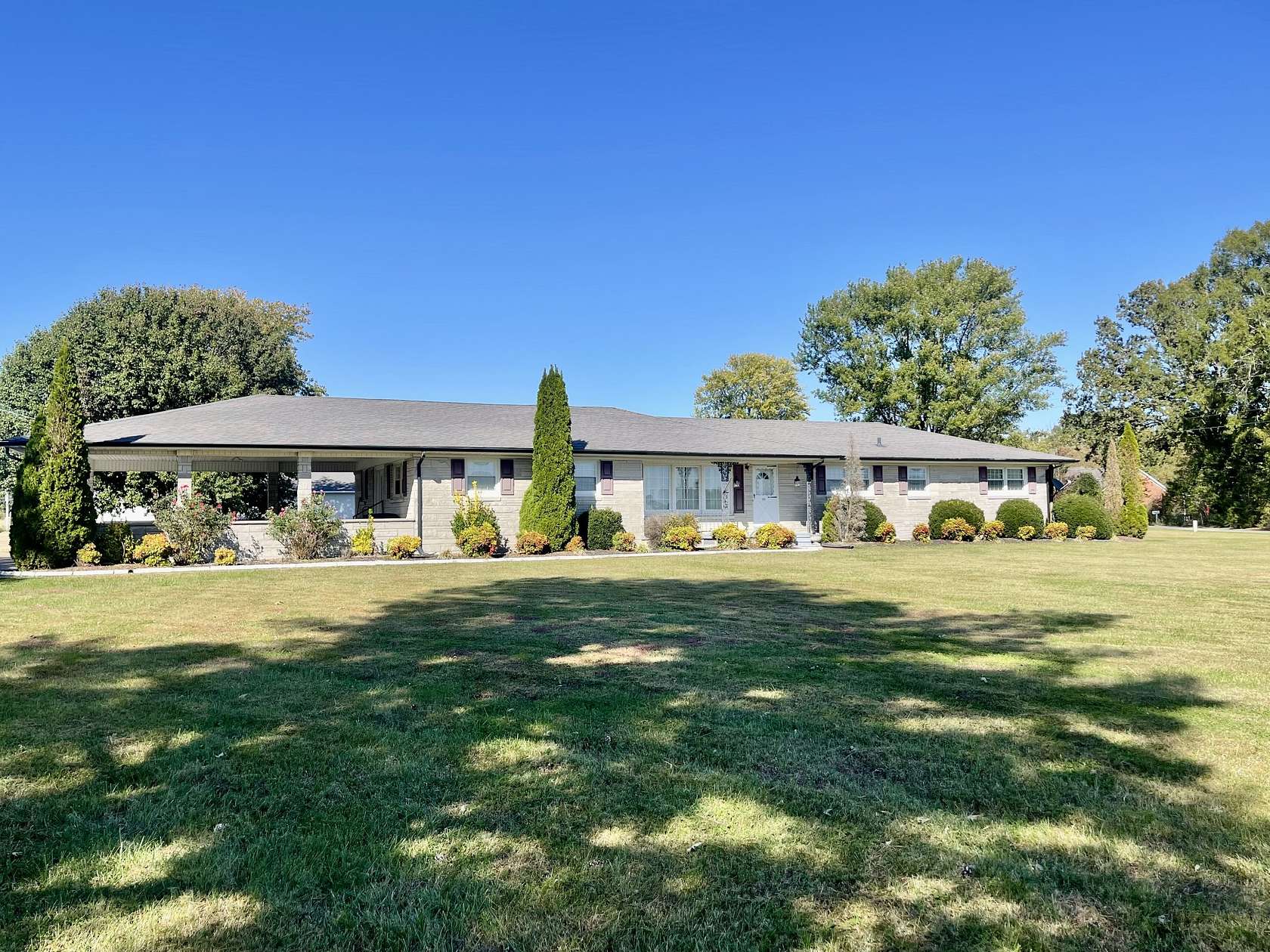 3 Acres of Residential Land with Home for Sale in Lawrenceburg, Tennessee