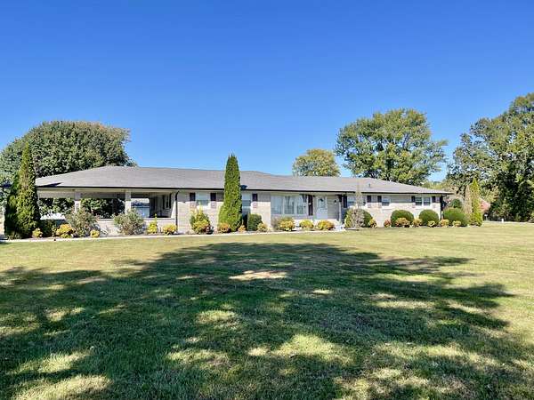 3 Acres of Residential Land with Home for Sale in Lawrenceburg, Tennessee