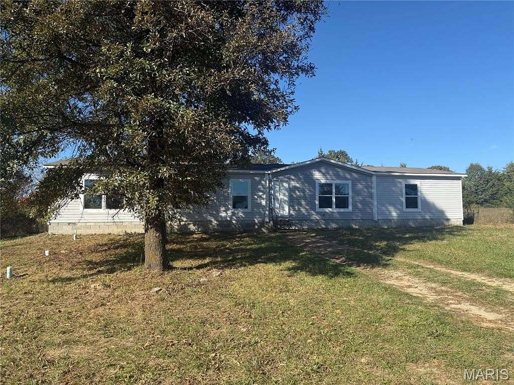 1.78 Acres of Residential Land with Home for Sale in Phillipsburg, Missouri