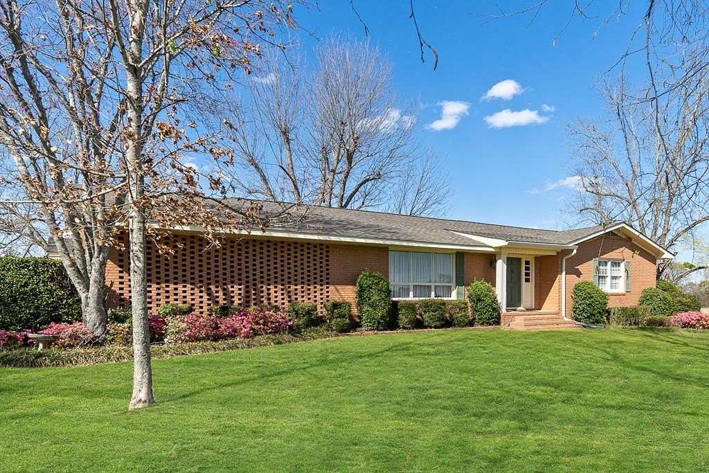 37 Acres of Agricultural Land with Home for Sale in McIntyre, Georgia