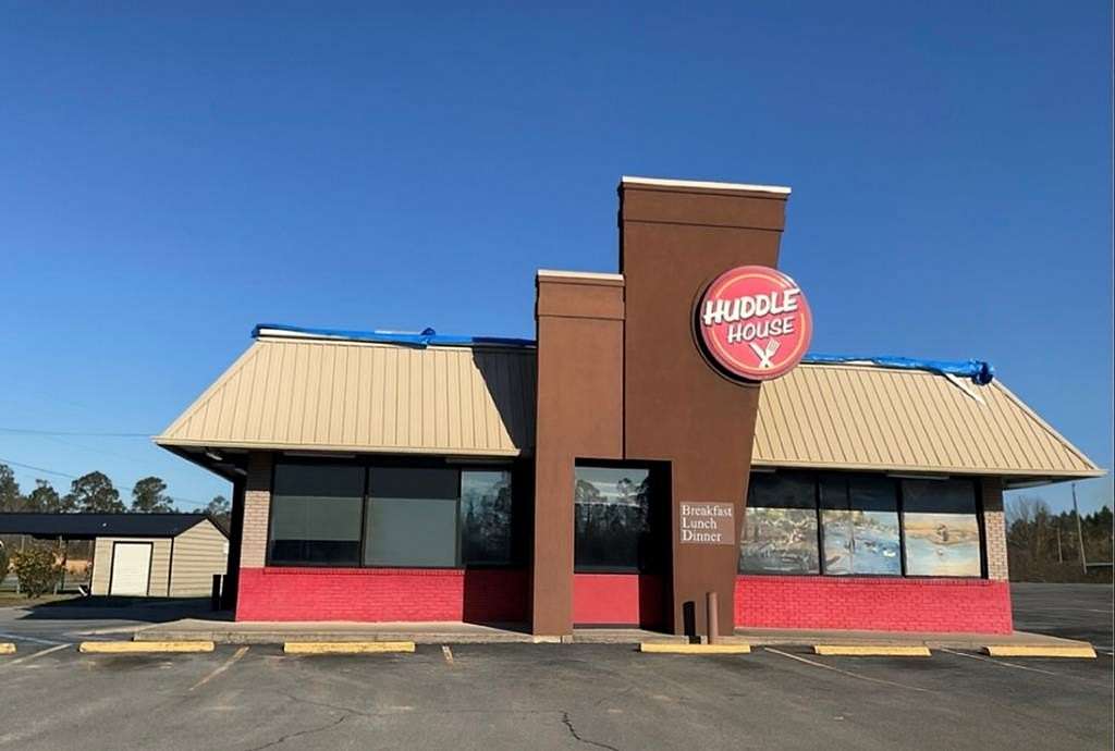 2 Acres of Improved Commercial Land for Sale in Homerville, Georgia