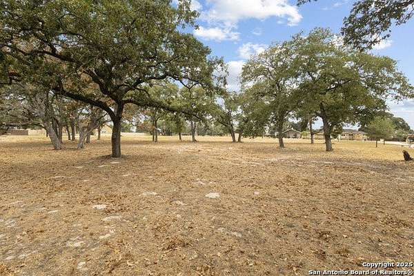 1 Acre of Residential Land for Sale in La Vernia, Texas