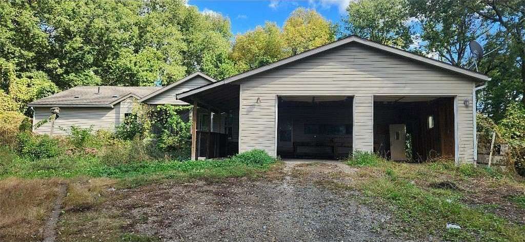 2.75 Acres of Residential Land with Home for Sale in Fairfax, Minnesota