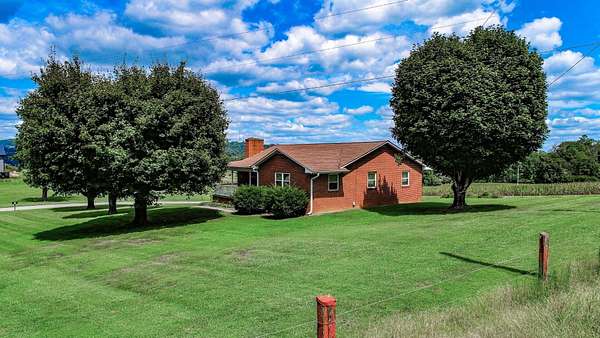 1.69 Acres of Residential Land with Home for Sale in Jefferson City, Tennessee