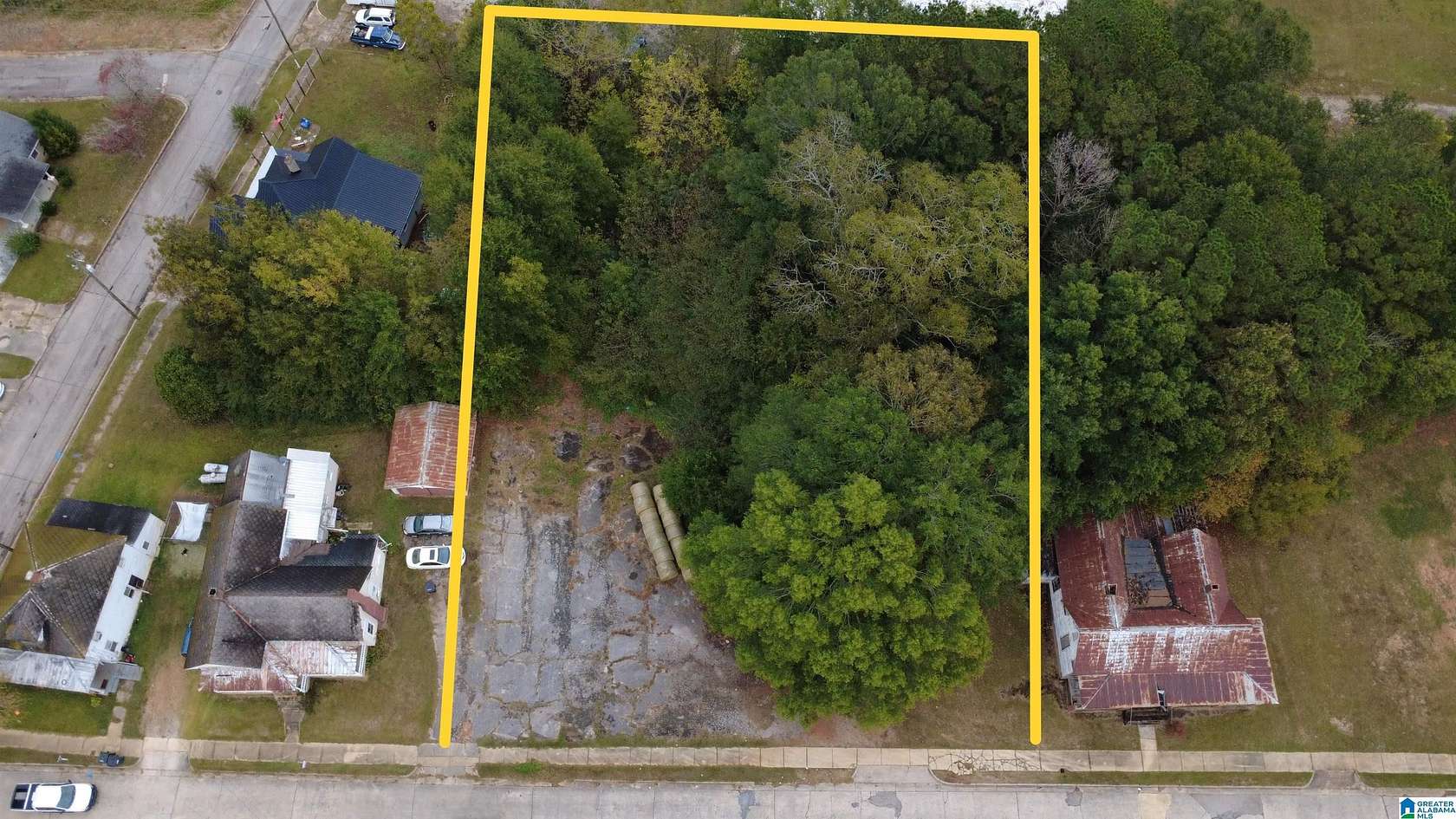 0.5 Acres of Land for Sale in Roanoke, Alabama