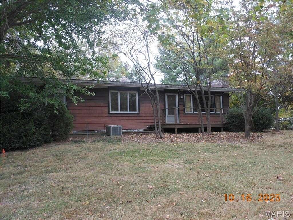 6.54 Acres of Residential Land with Home for Sale in Dorsey, Illinois