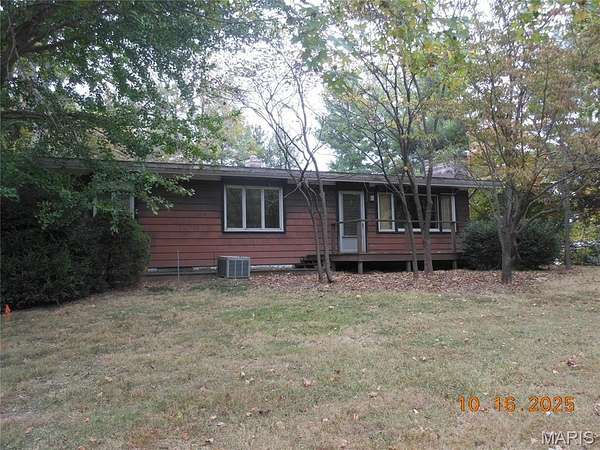 6.54 Acres of Residential Land with Home for Sale in Dorsey, Illinois