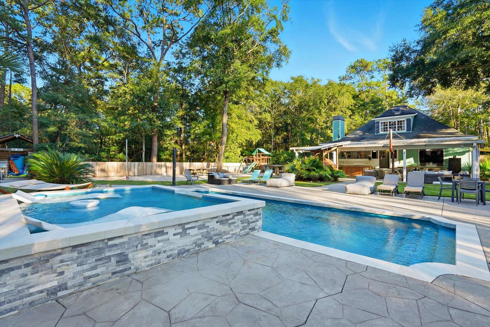 2.43 Acres of Residential Land with Home for Sale in Wadmalaw Island, South Carolina