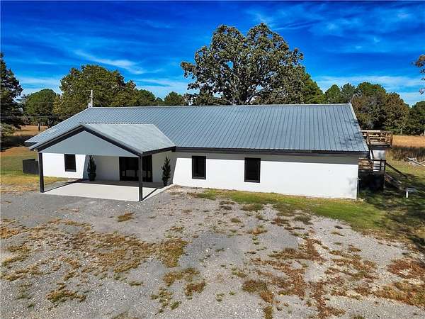 7 Acres of Improved Residential Land for Sale in Tahlequah, Oklahoma