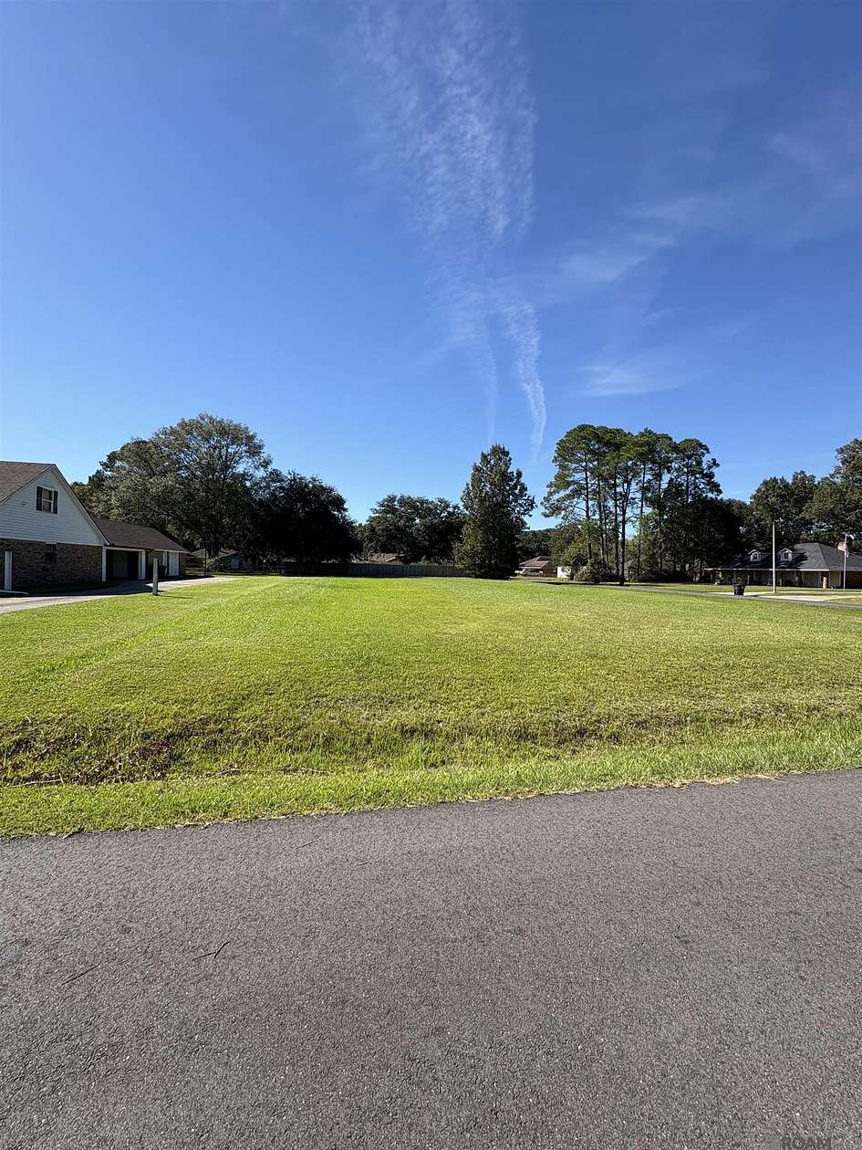 0.45 Acres of Residential Land for Sale in Baton Rouge, Louisiana