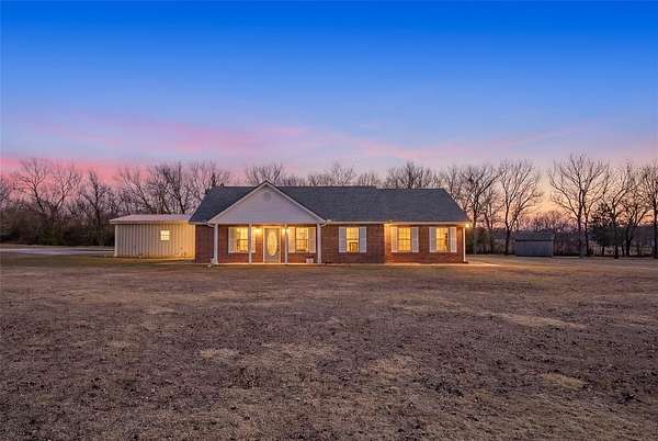 2.83 Acres of Residential Land with Home for Sale in Earlsboro, Oklahoma