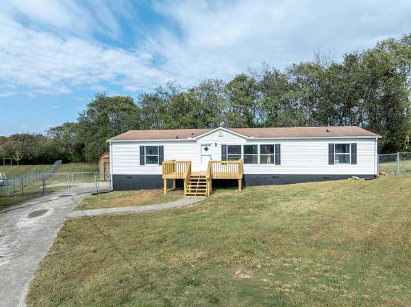 1.6 Acres of Residential Land with Home for Sale in Jefferson City, Tennessee