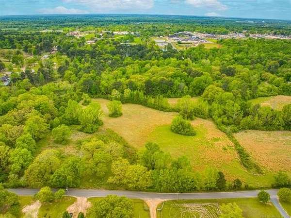 1 Acre of Residential Land for Sale in Broken Bow, Oklahoma