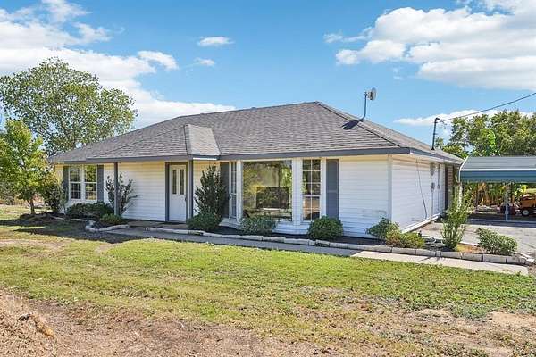 7 Acres of Land with Home for Sale in Ennis, Texas