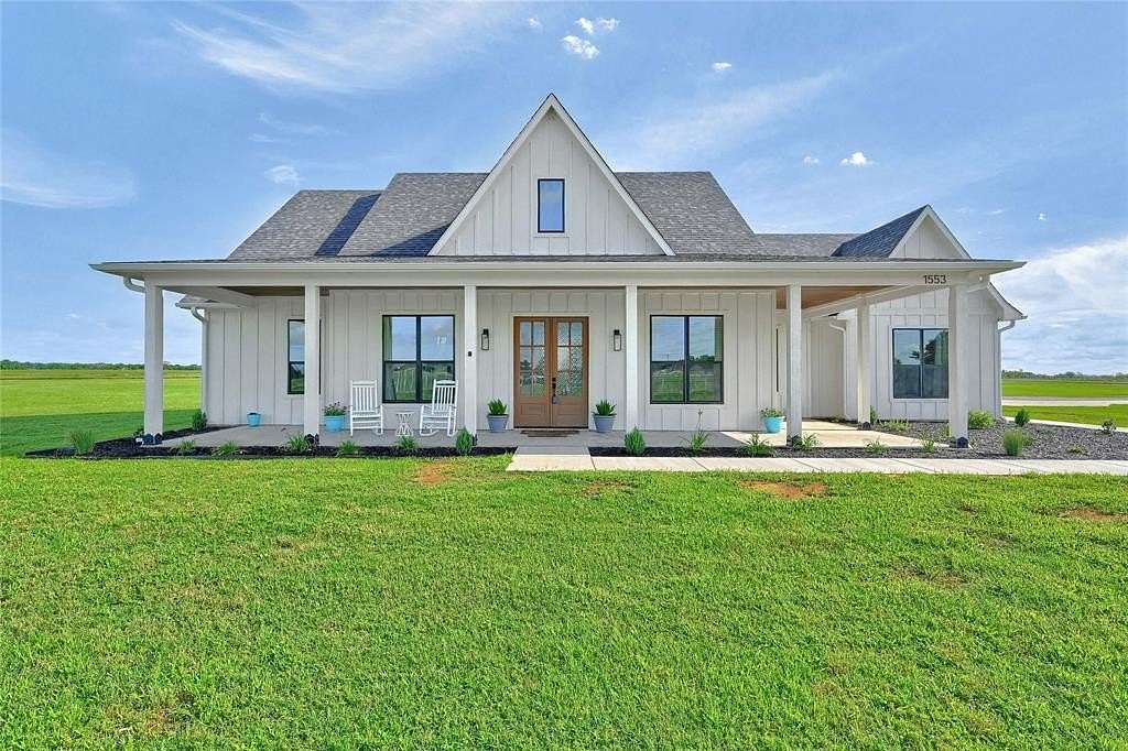 3.69 Acres of Land with Home for Sale in Whitesboro, Texas