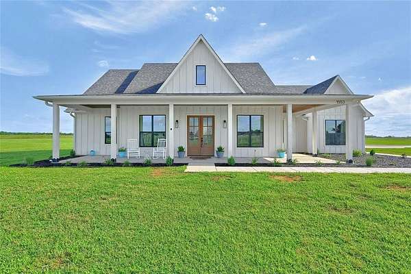 3.69 Acres of Land with Home for Sale in Whitesboro, Texas