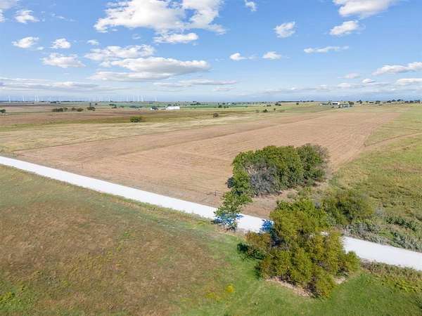 10 Acres of Land for Sale in Muenster, Texas
