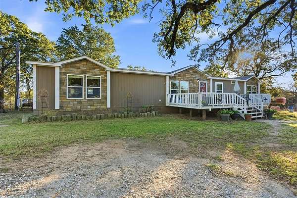 5 Acres of Residential Land with Home for Sale in Chico, Texas