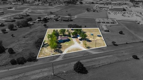 2 Acres of Residential Land with Home for Sale in Paradise, Texas
